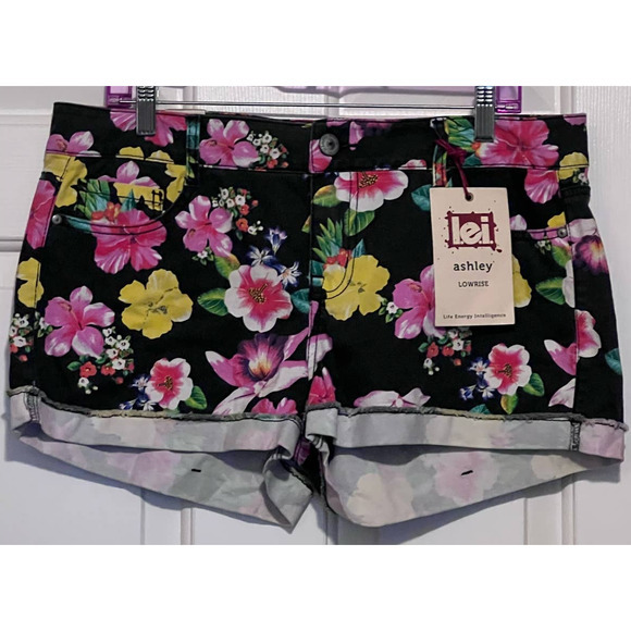 lei Pants - L.E.I. Junior Ashley Low Rise Black Floral Shorts Treat with Love Size 15‎